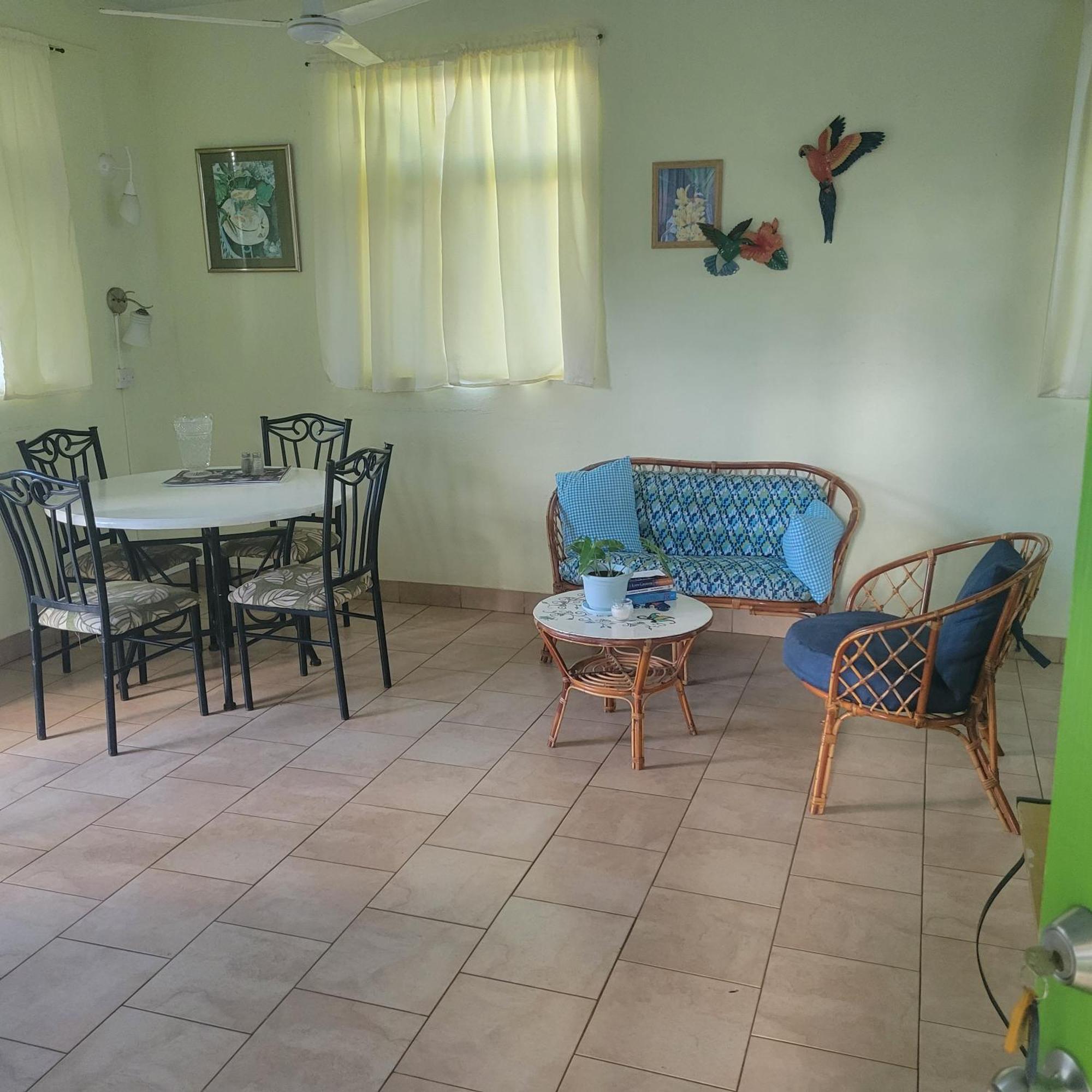 Jacoway Inn Calibishie Екстер'єр фото